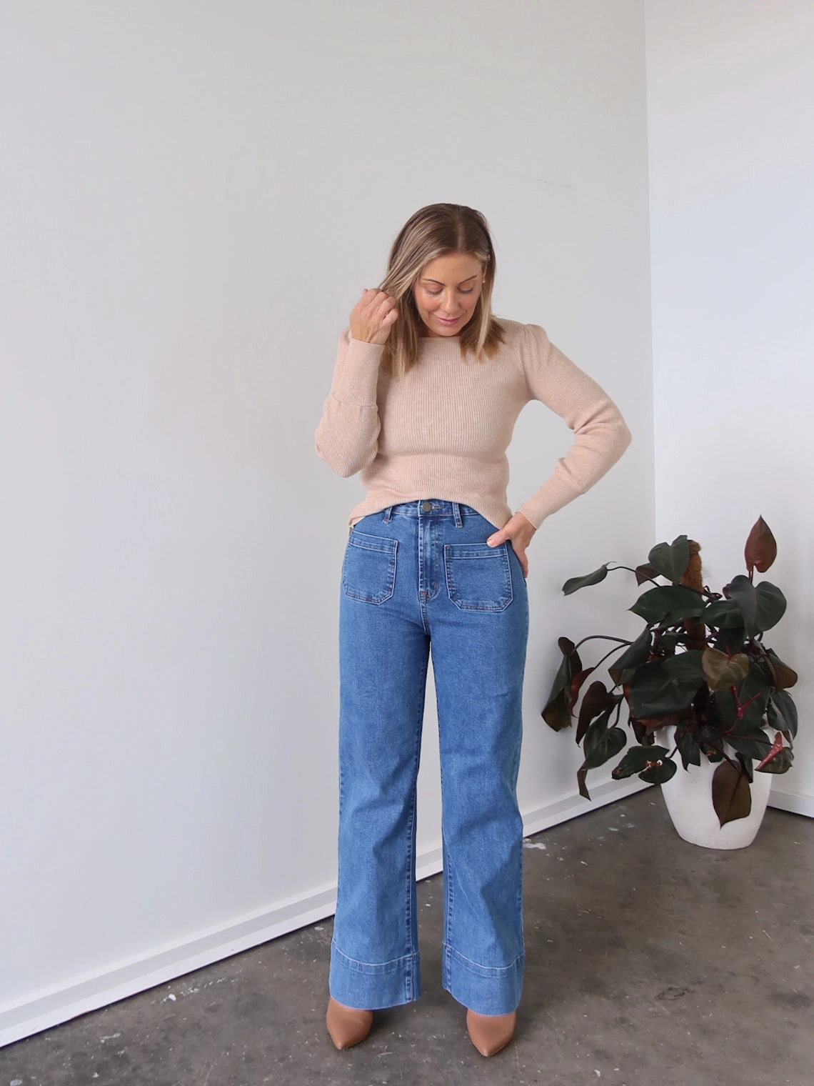 Streetwear Fan Evening Stroll Elegant Bentley Jeans - Mid Blue