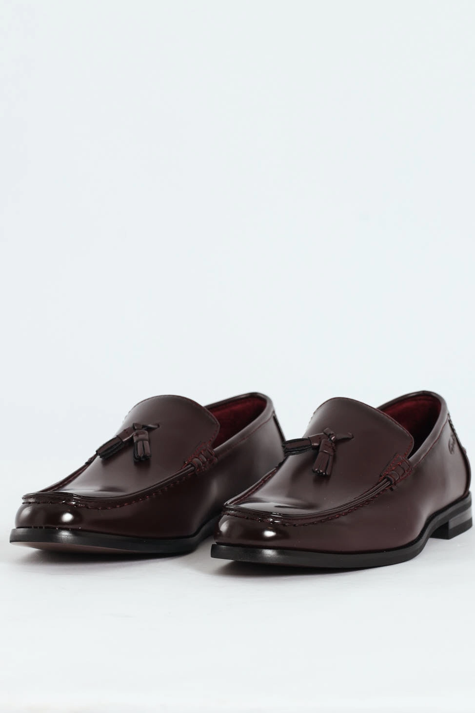 Tassle Loafer - Burgundy Narrow Room subtle style