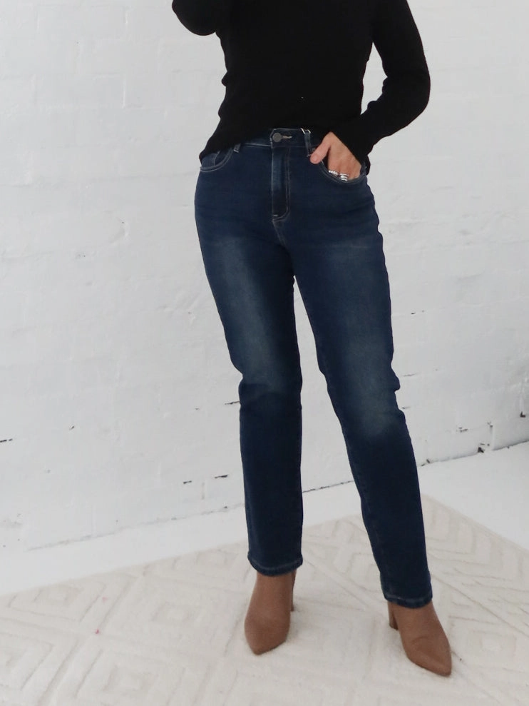 Year Round Modern Minimalist Stretch Beckett Jeans