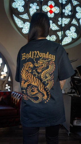 Easy Care Material FlexibleCollarStructure Tiger Dragon Heavy Tee