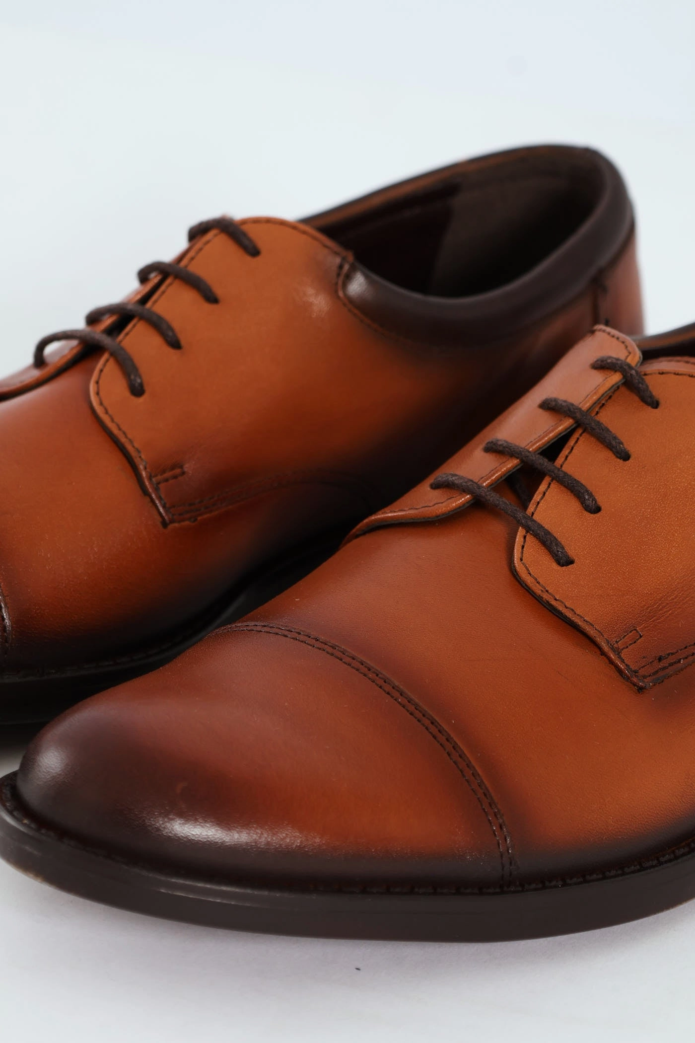 Toe Cap Formal Derby Shoe - Tan Style Update Show Fit