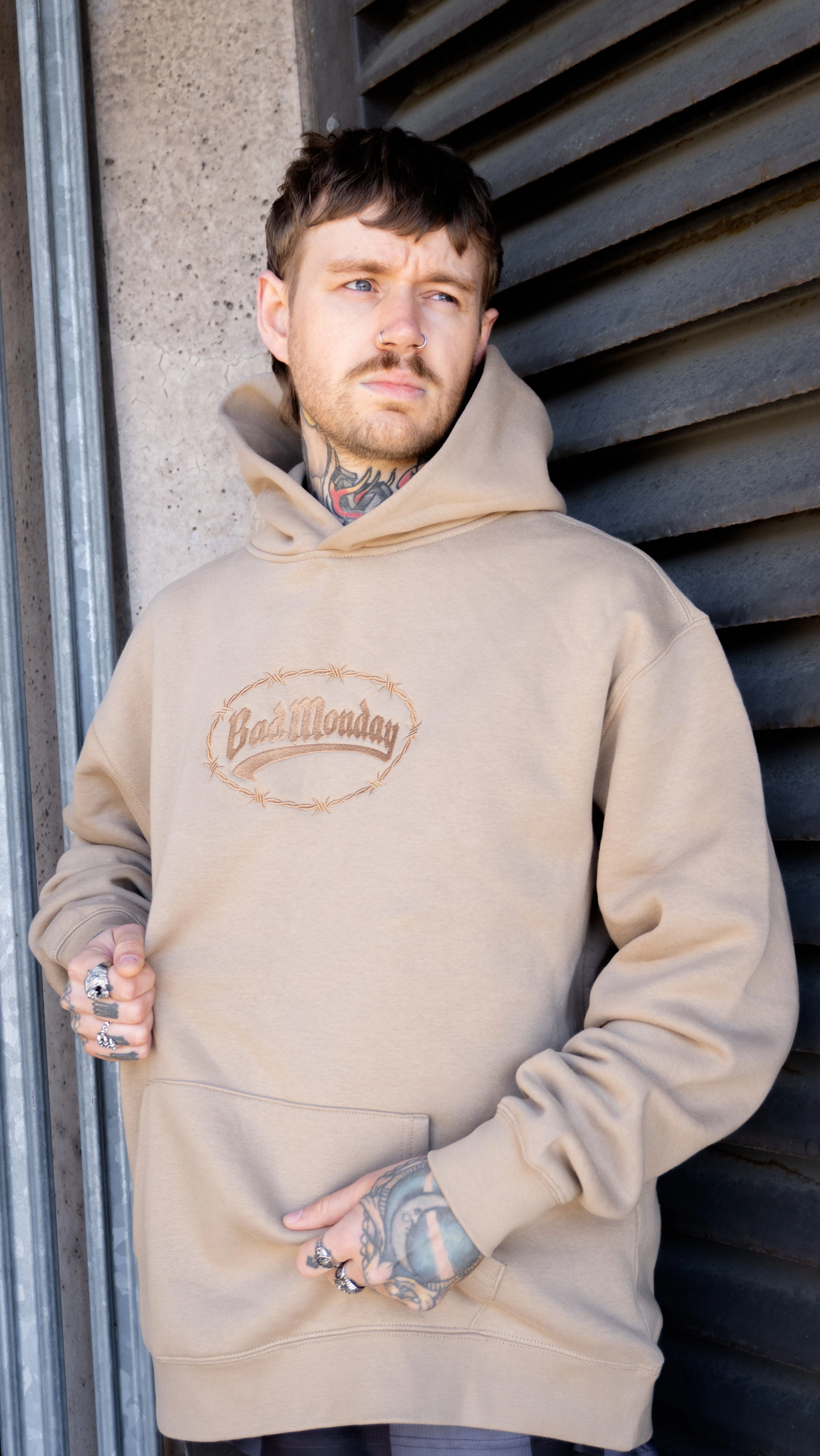 Barbed Logo Embroidered Relax Hoodie Tear Resistant Material Daily Commute