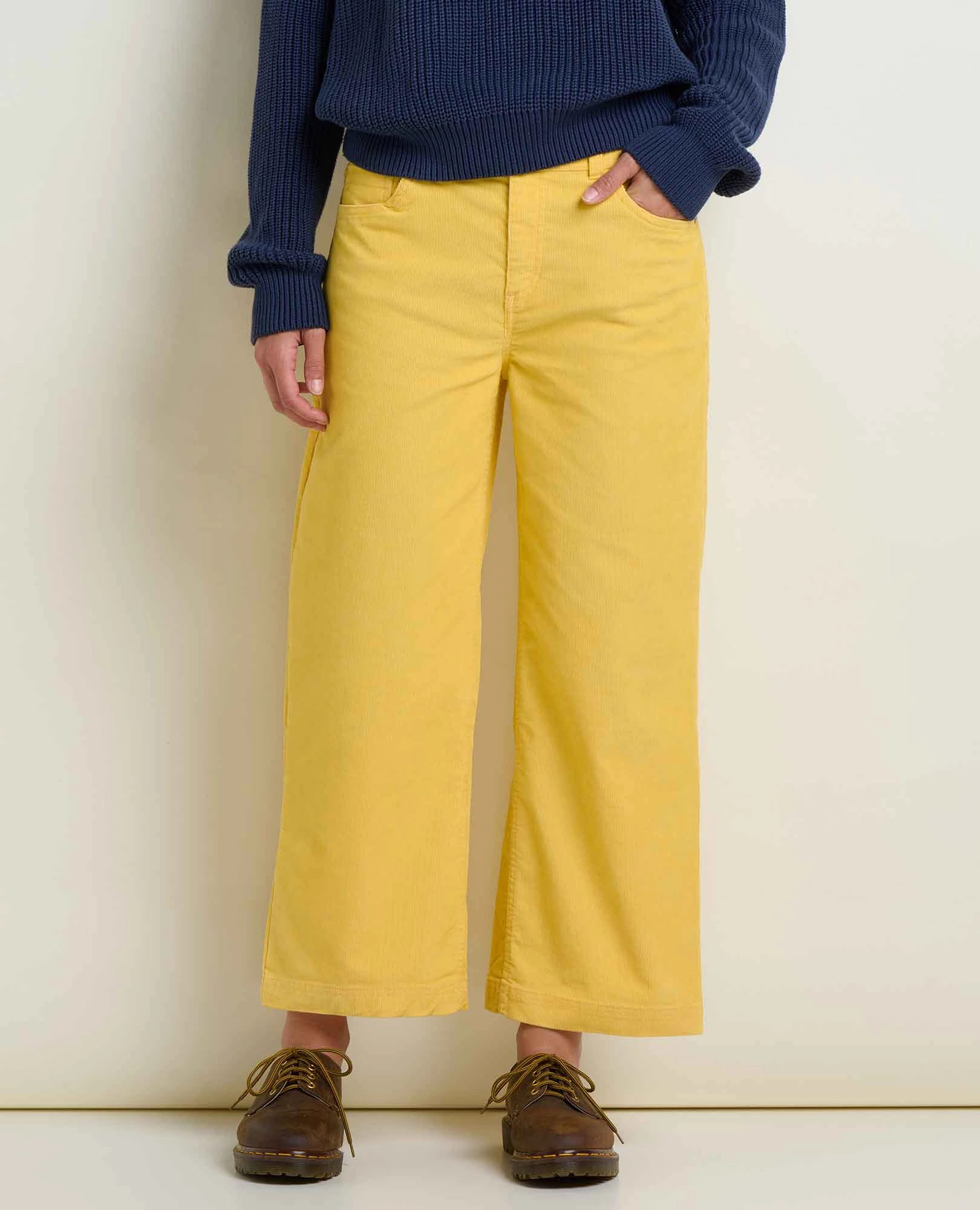 Slim Shape Coaster Cord Wide Leg Pant