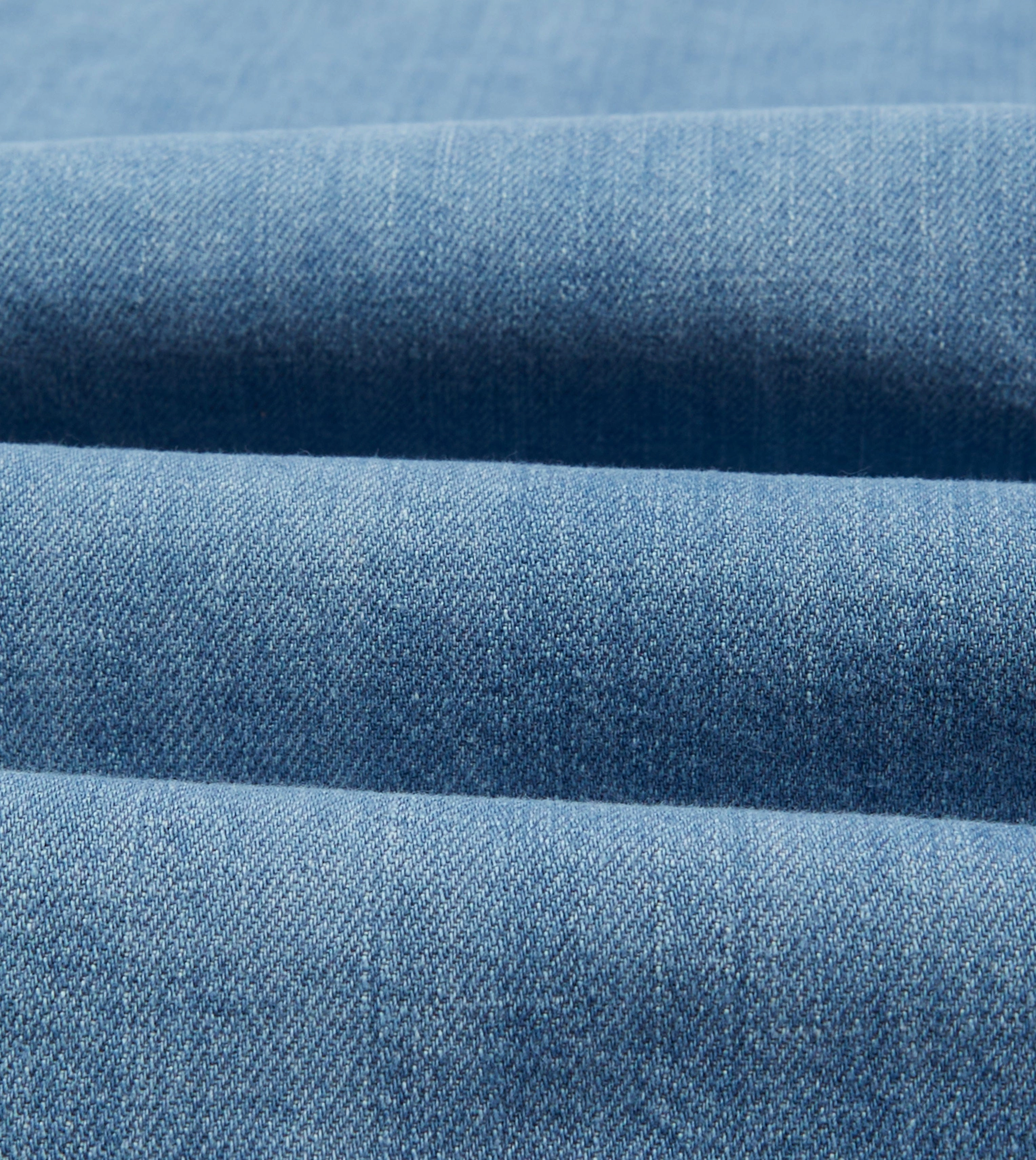 Bleach Wash Denim Two-Pocket Western Shirt No Chafe Edging Casual Sophistication