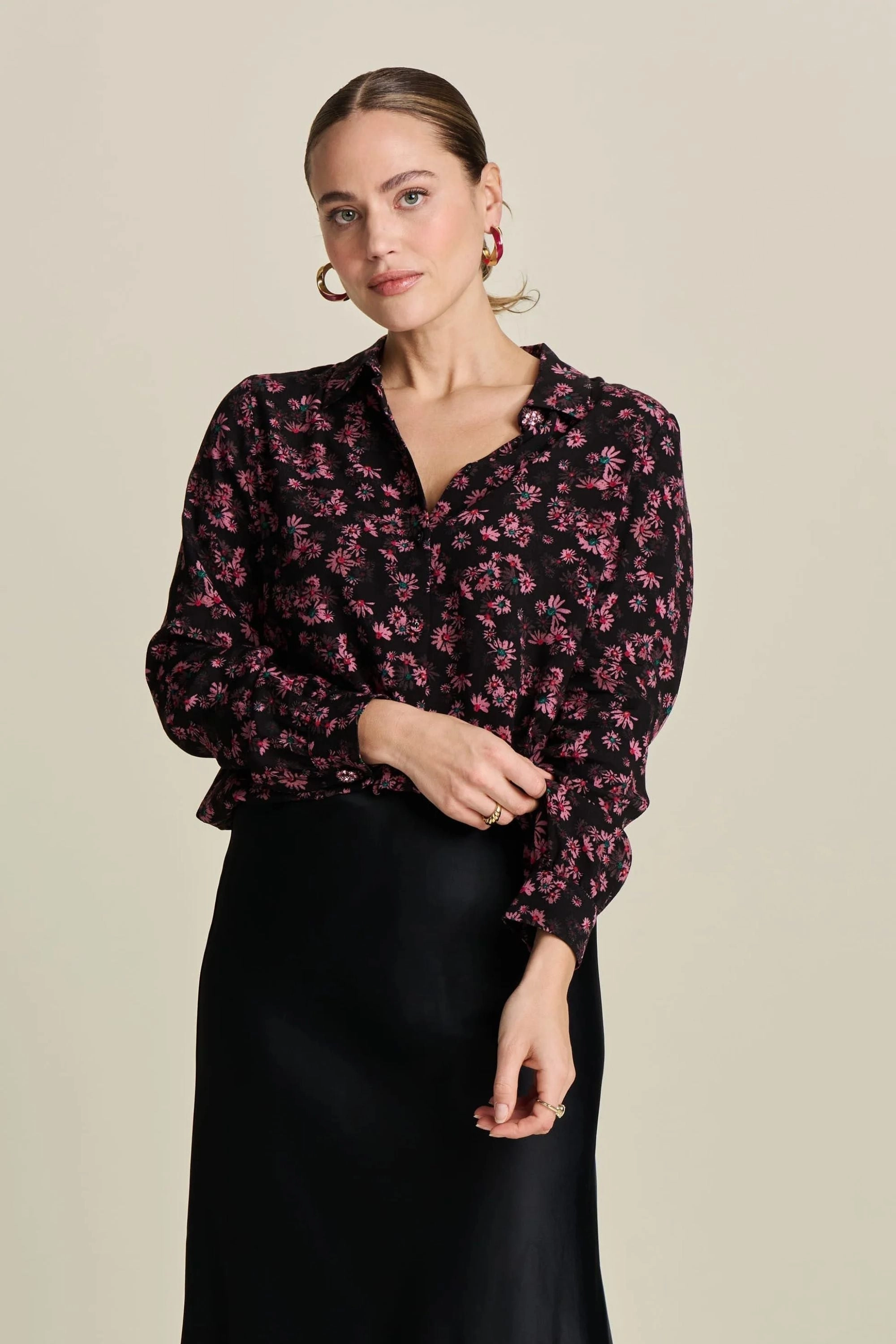 MILA BLOOMING BLOUSE - SP8025 Moisture Control Fibers Stain Resistant Material