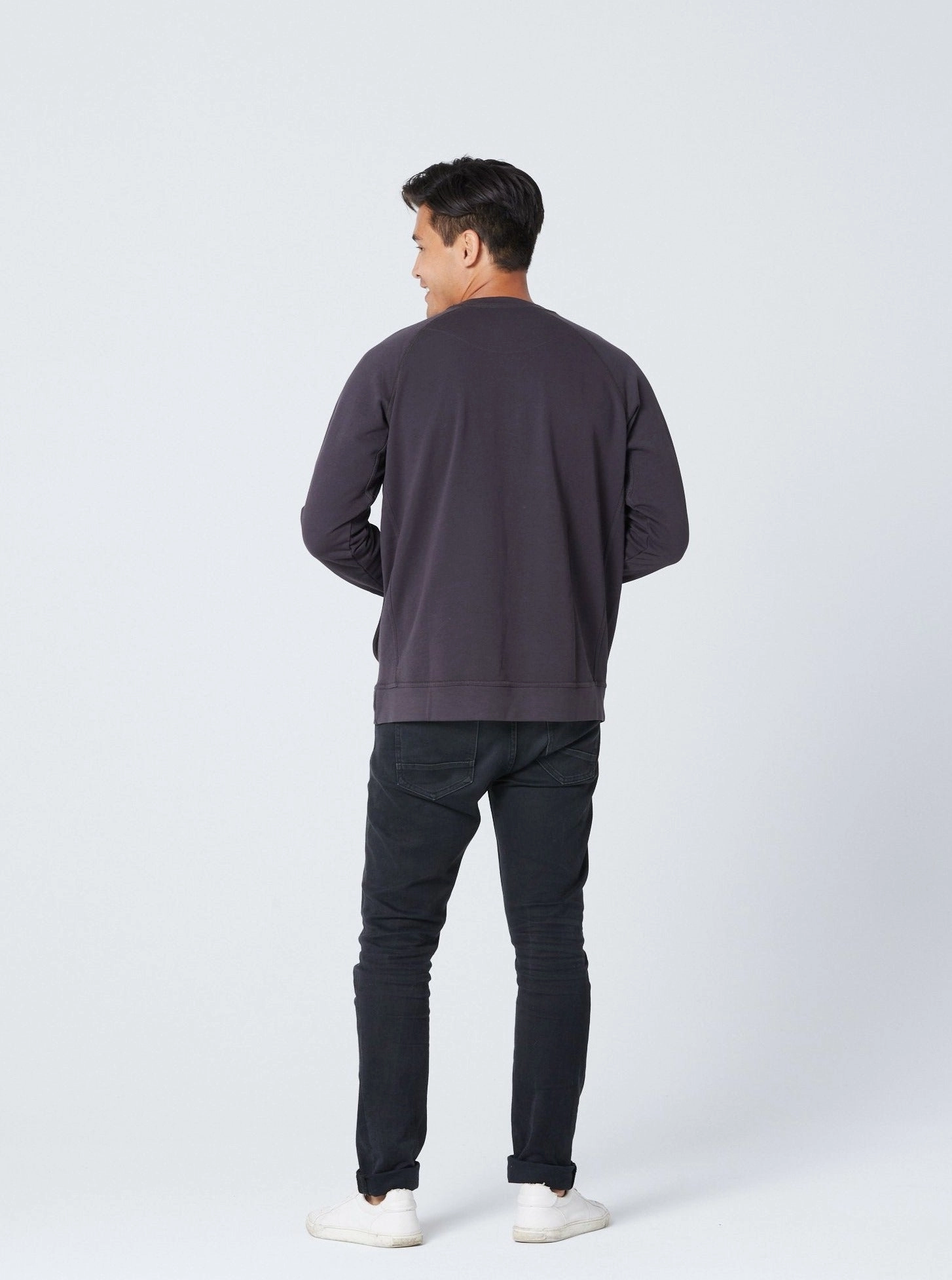 Non Restrictive Armhole Cut Lightweight Fabric Unisex Pocket Crewneck Sweatshirt - Washed Black