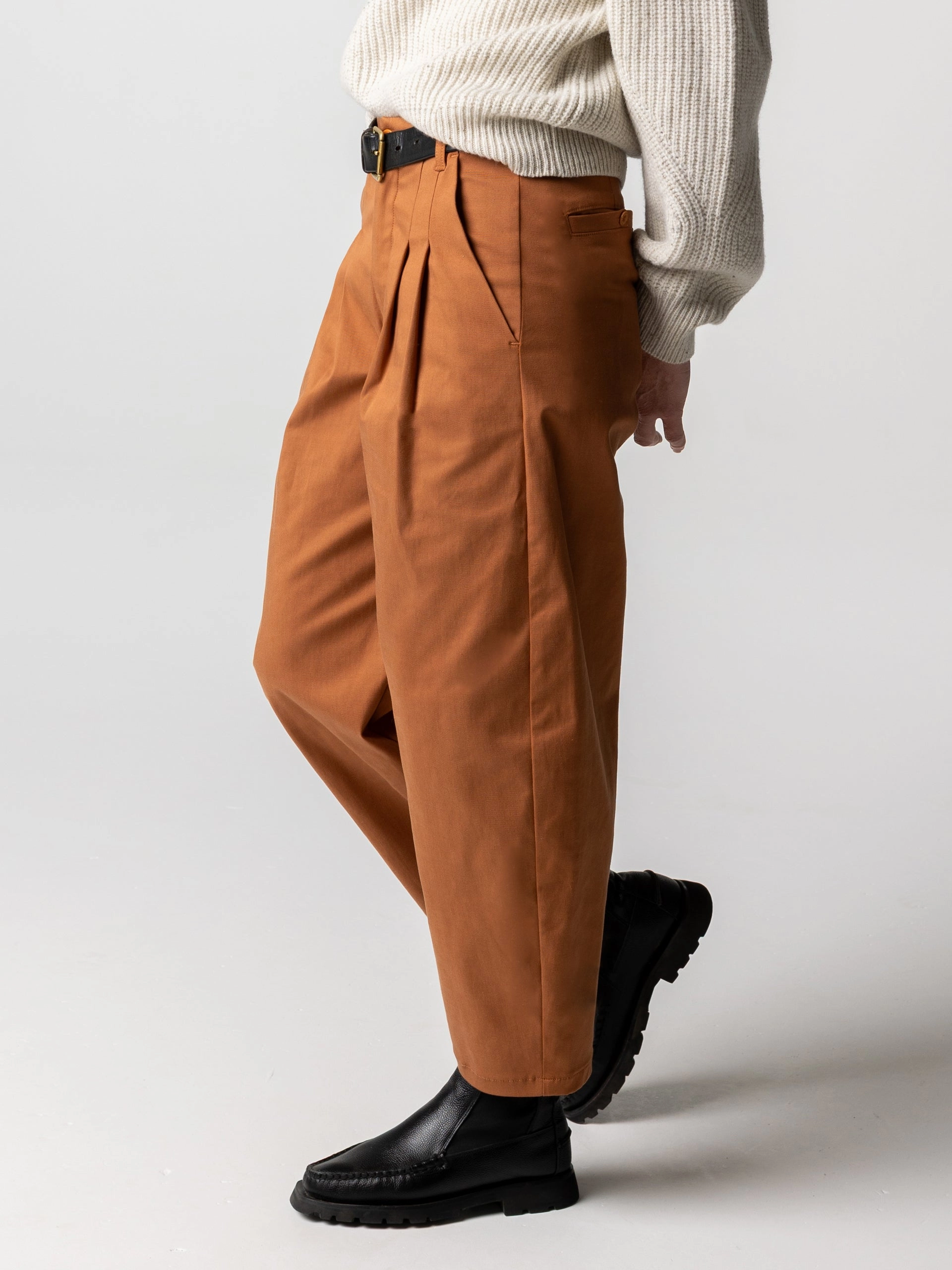 Active Fit Amy Powney   Finisterre Women's Pleat Front Trouser