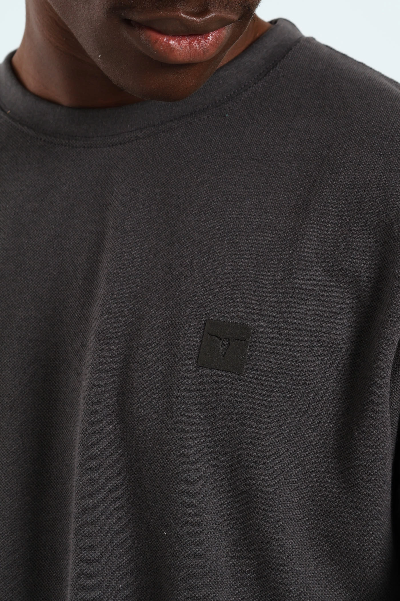 Utility Curved Hem Long Sleeve Tee - Charcoal Thermal Regulation Fabric