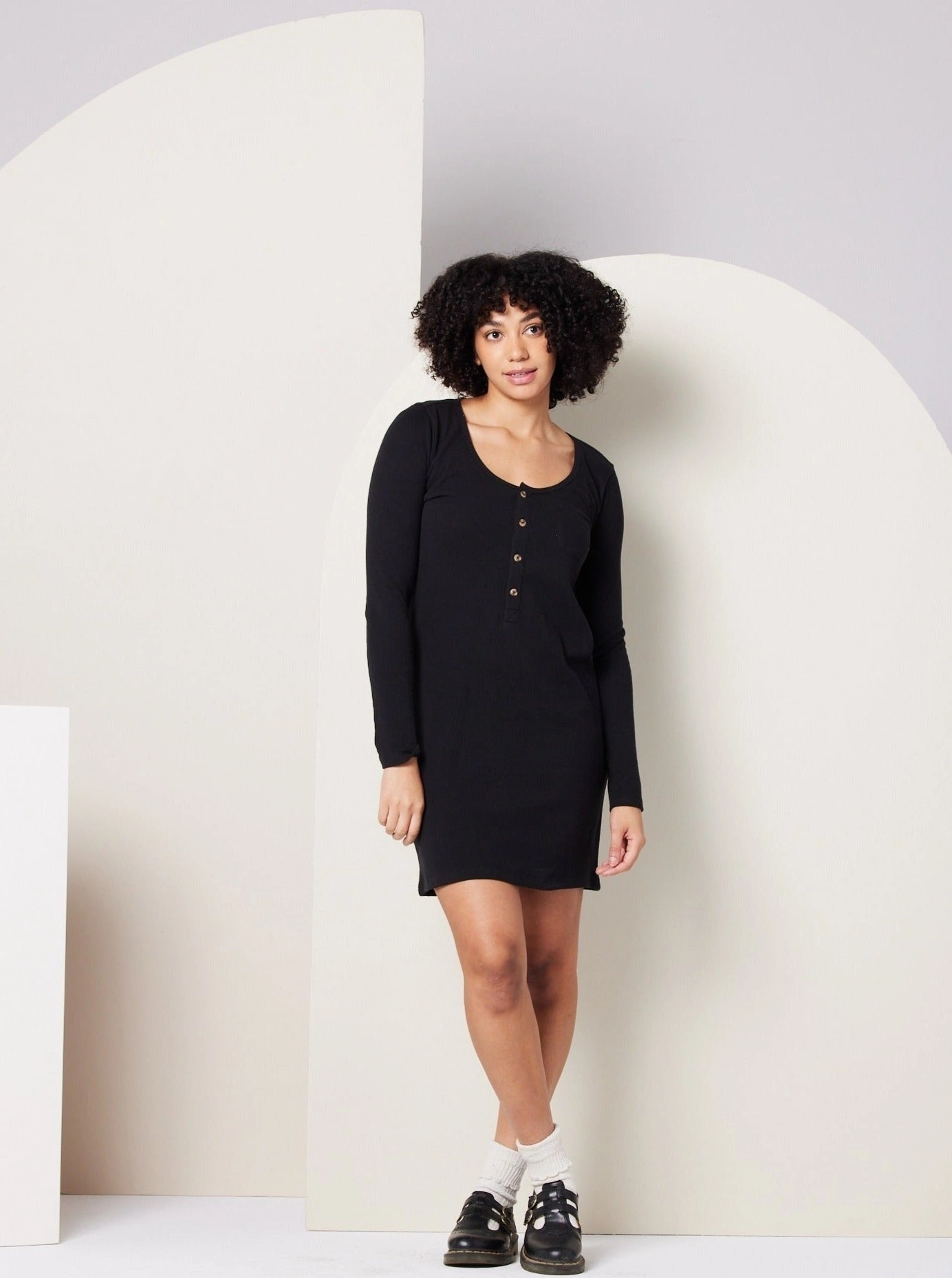 Aminah Dress - Black Casual Mode Flowy-Shape