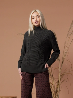 Sleek Stretch Fit Everyday Comfort Dallas Sweater - Black