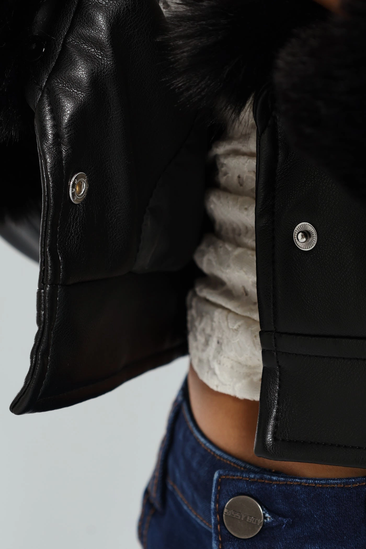 Clean Edge Piece Compact Fit Look Vikki Faux Leather With Faux Fur Collar Jacket - Black