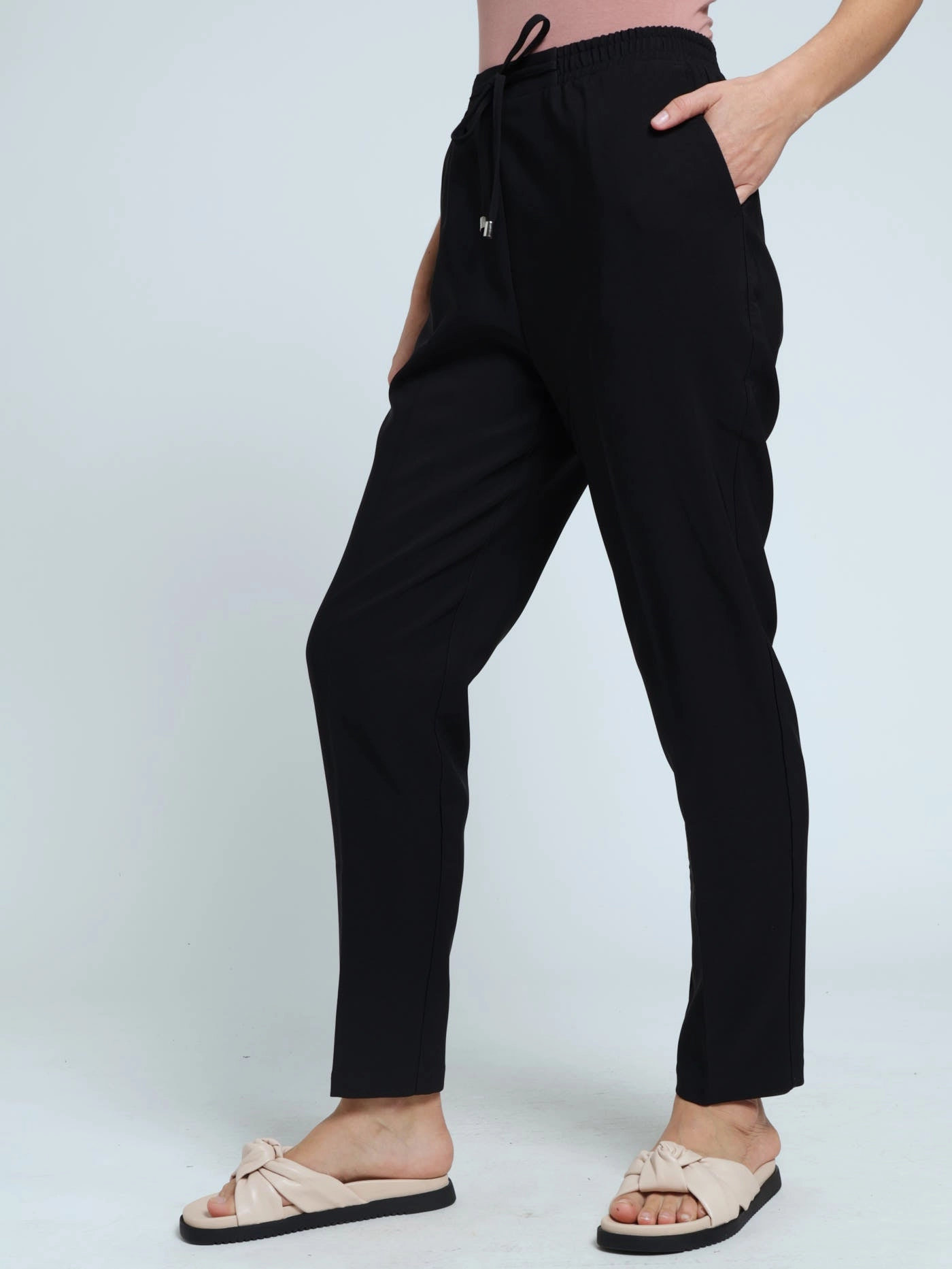 Smooth zipper closure Crepe Pants - Black