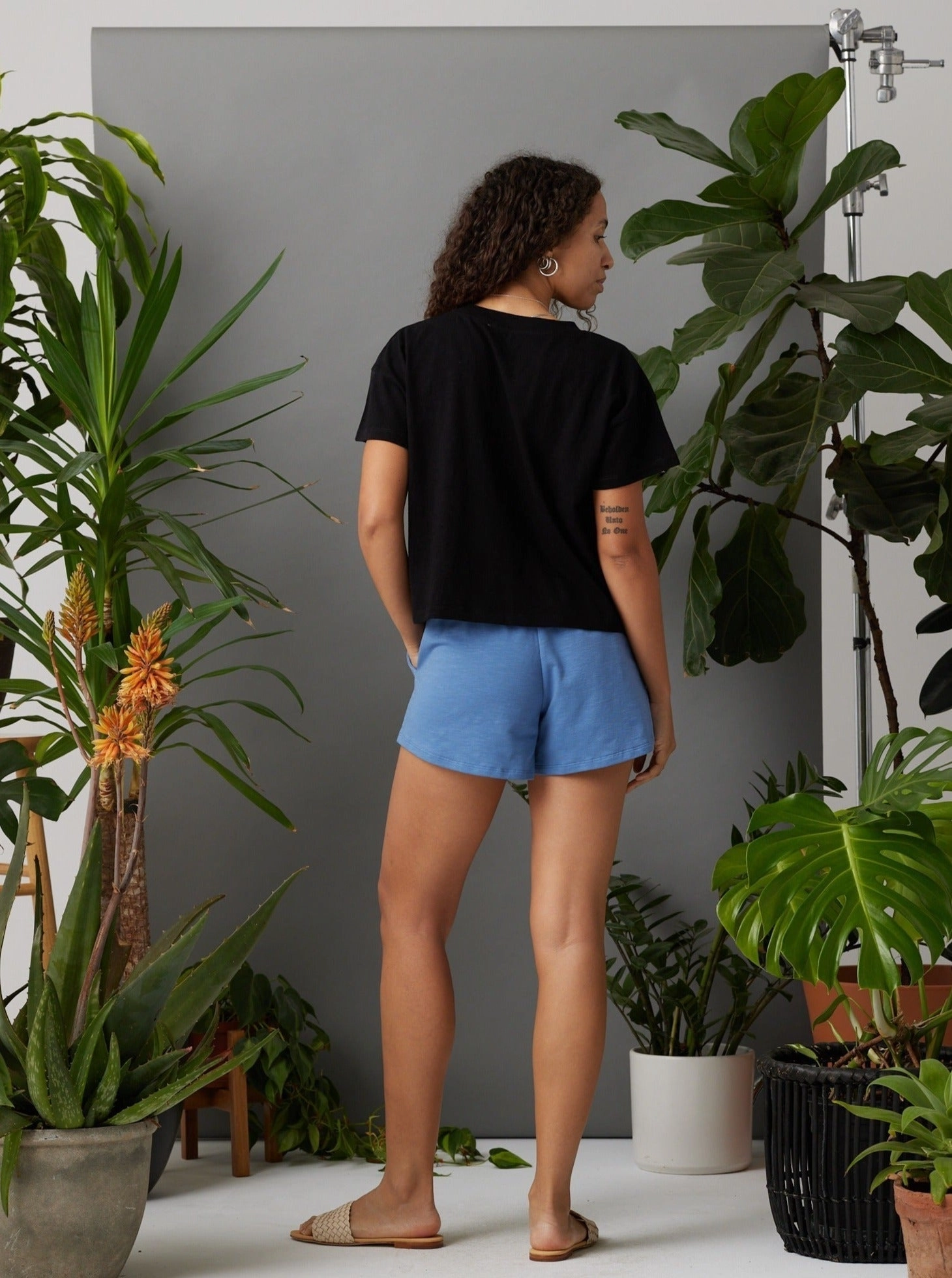 Women's Easy Crop Tee - Black Hypoallergenic Fiber