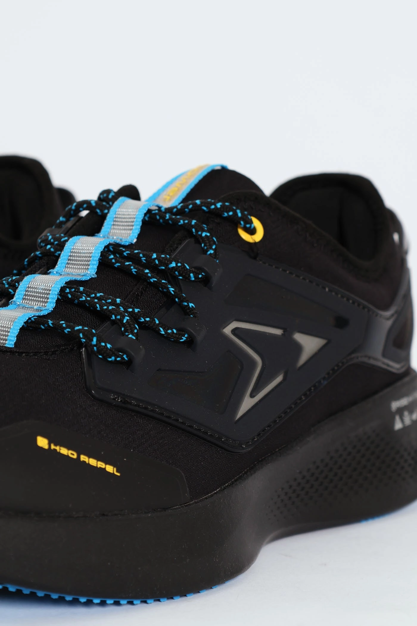 Premium cushioning Flexible Ride Xorise Plus 100 Xylo Repel Mesh Upper - Black/Blue