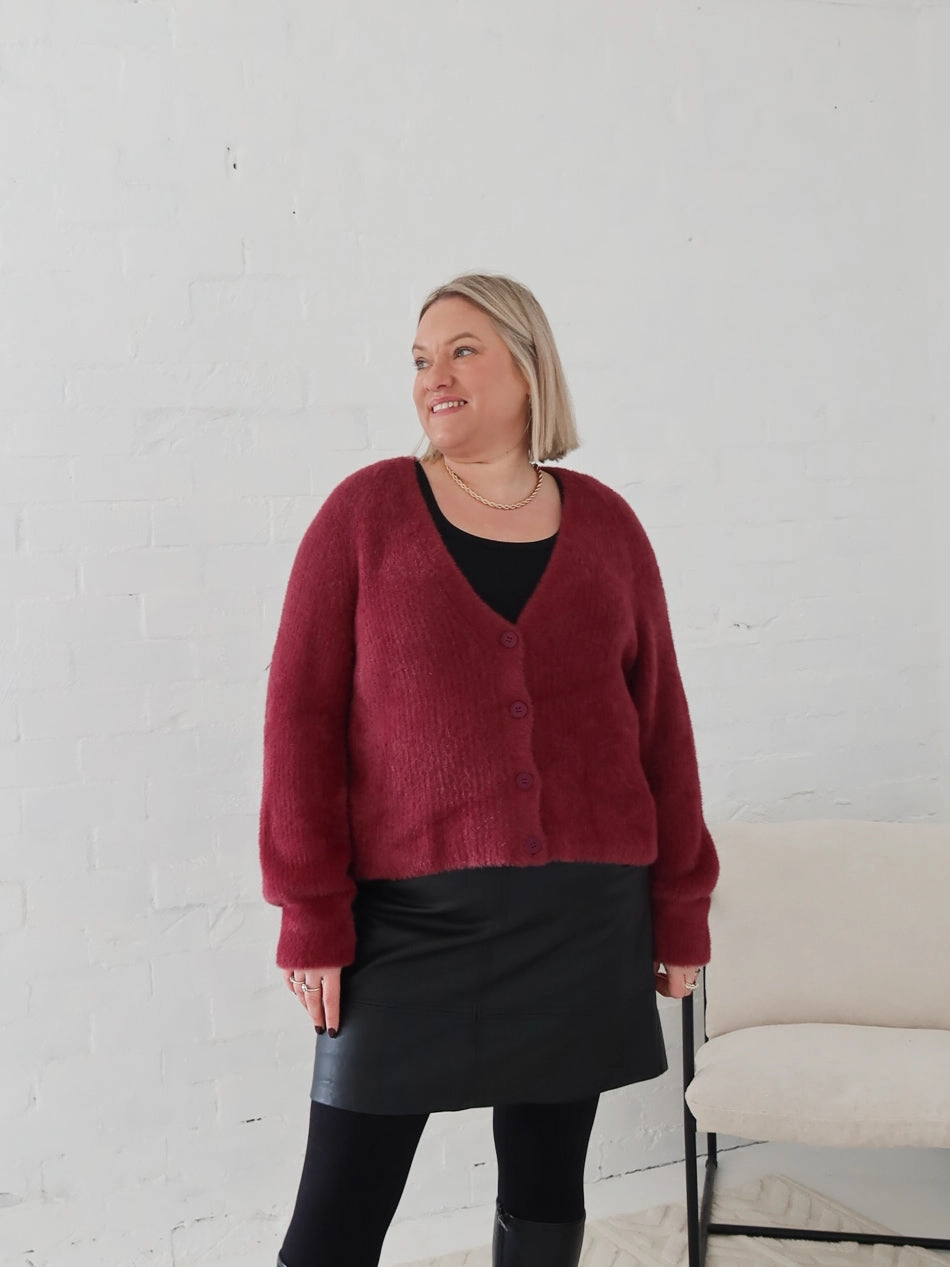 Yasmine Skirt - Black Weekend Outfit