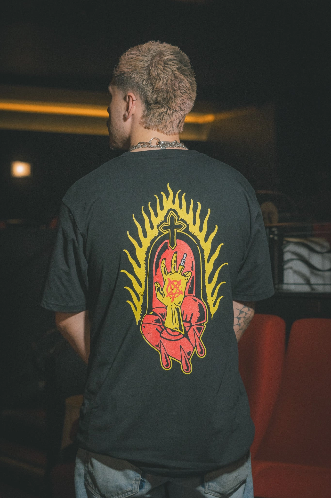 Zombie Hand Tee / Back Print Tear Resistant Reinforcement Easy Style